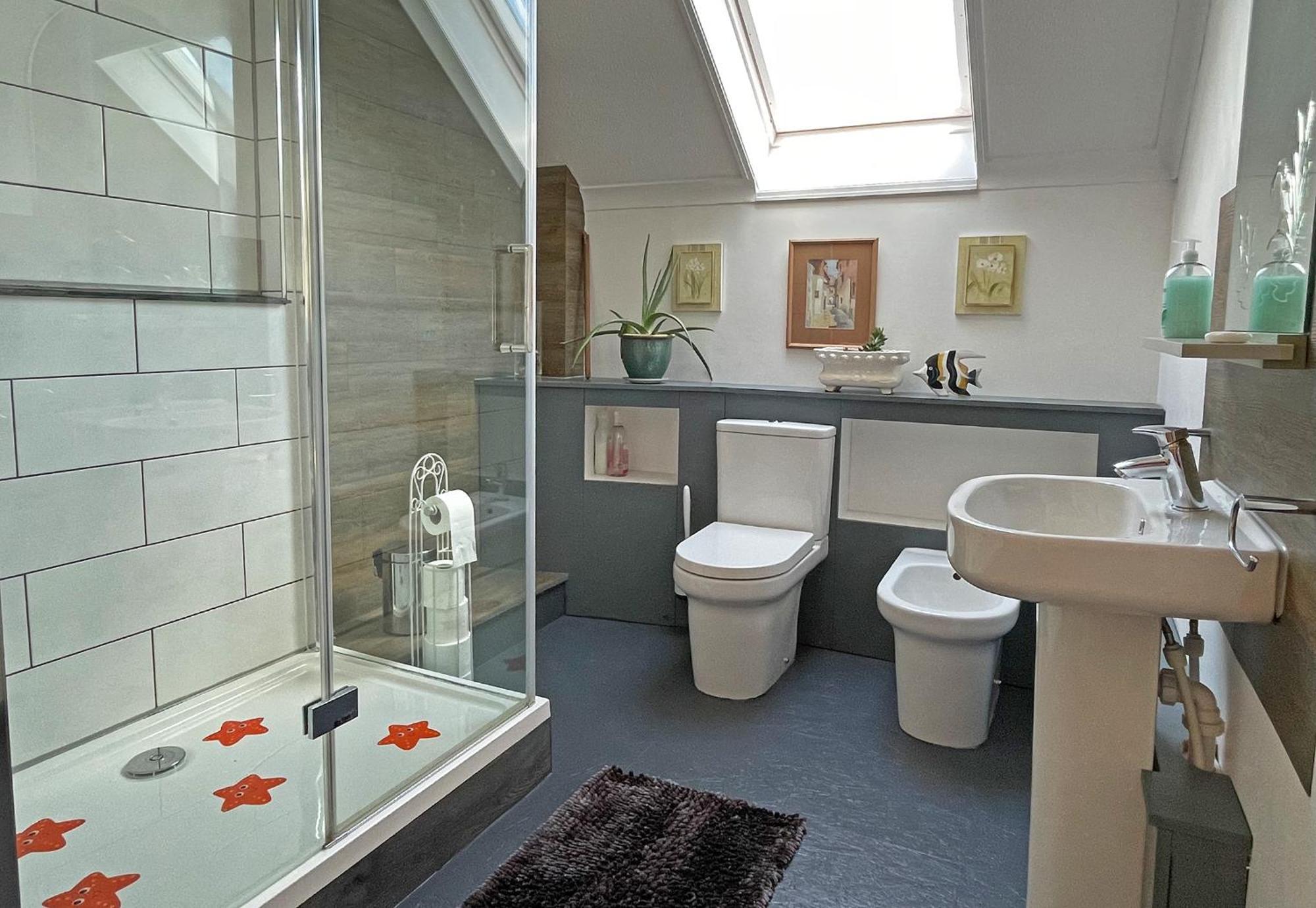 Maesyfelin Isaf B&B Llanybyther Esterno foto