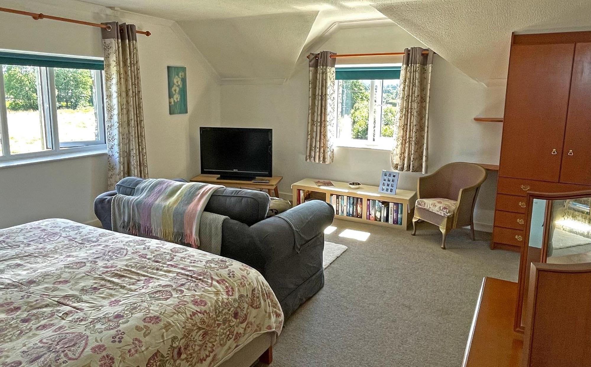 Maesyfelin Isaf B&B Llanybyther Esterno foto
